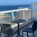 Life Guest house Saint Julian's