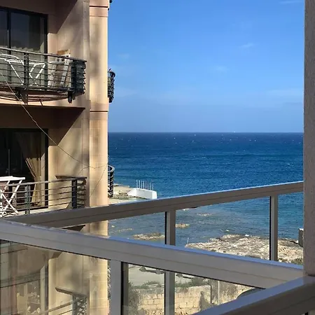Life Guest house Saint Julian's