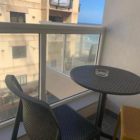 Life Guest house 3*