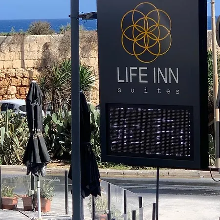 Life Guest house Saint Julian's