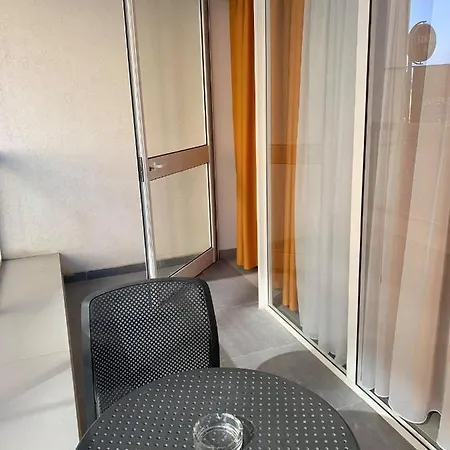 Life Guest house