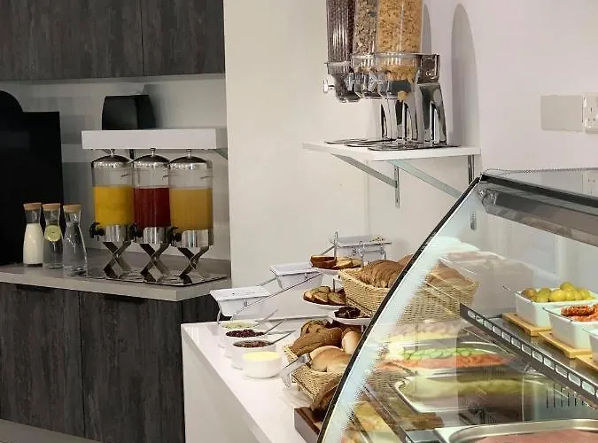 Life Suites Saint Julian's