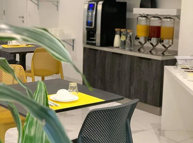 Life Suites Saint Julian's