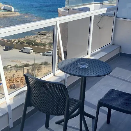 Life Suites 3* St. Julian's