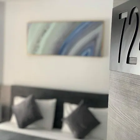 Life Suites 3*