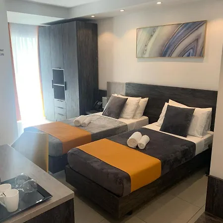 Life Suites 3*