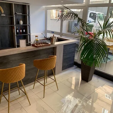 Life Suites Pensionat 3*