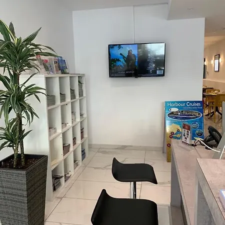 Life Suites 3* St. Julian's