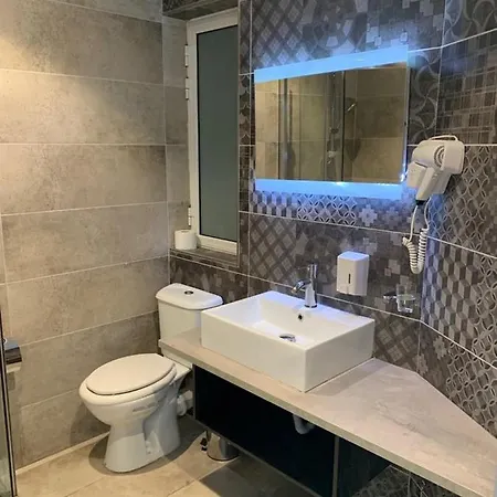 Life Suites 3*